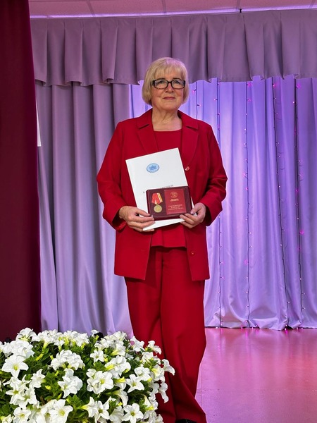 Венеру Сафину наградили памятной медалью «Гордость Урала» на Дне посёлка Ук